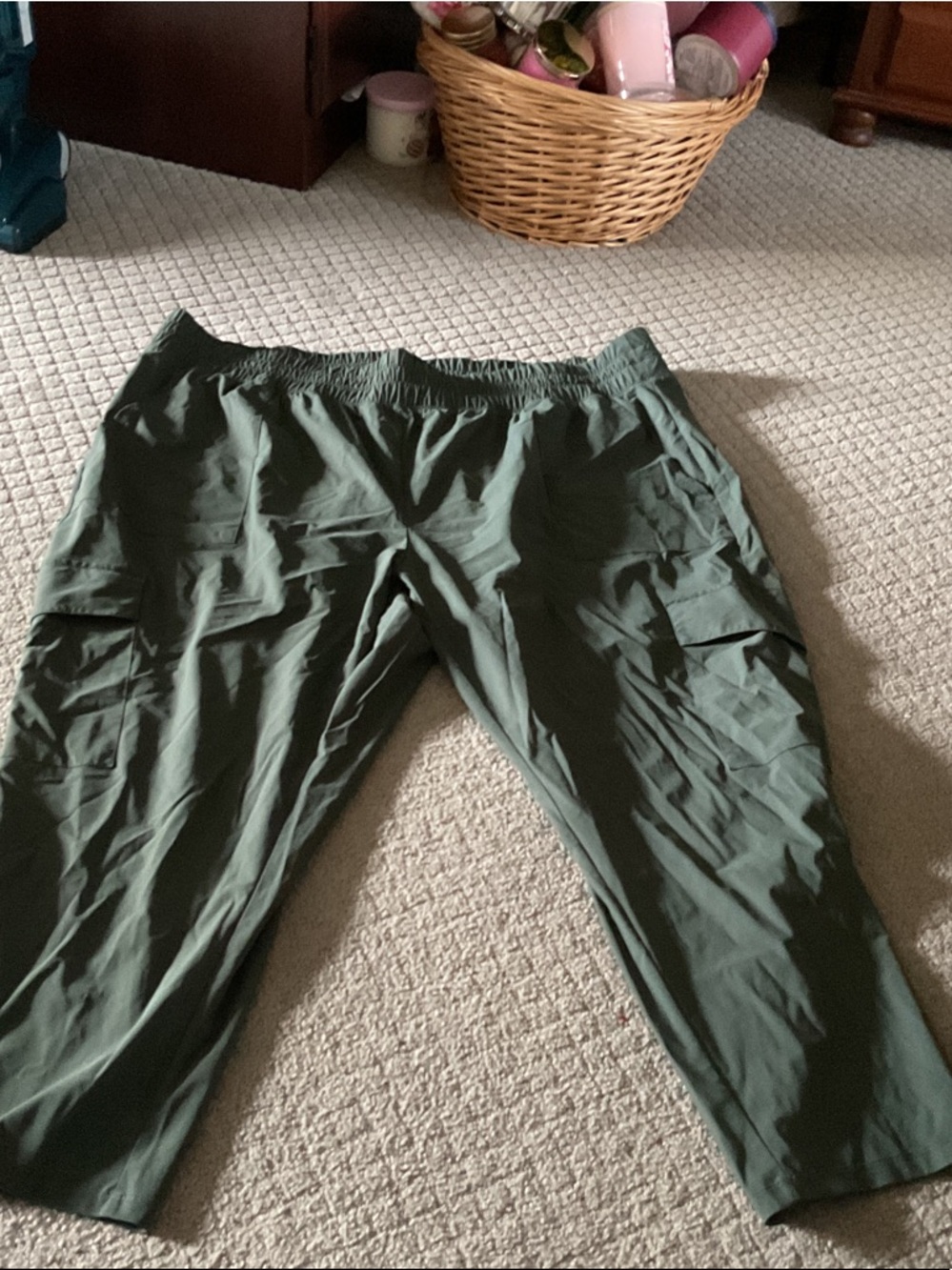 Old Navy Women’s Cargo Pants in Olive